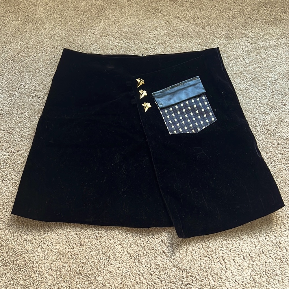 Black Velvet mini-skirt